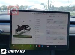 تسلا موديل 3